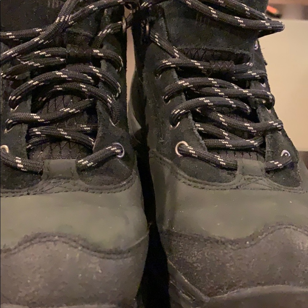 Boys Black timberland hiker boots